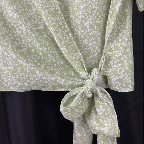 Lush - Sage Green Floral V-Neck Short Sleeve Faux Wrap Blouse Si… - Picture 8 of 13